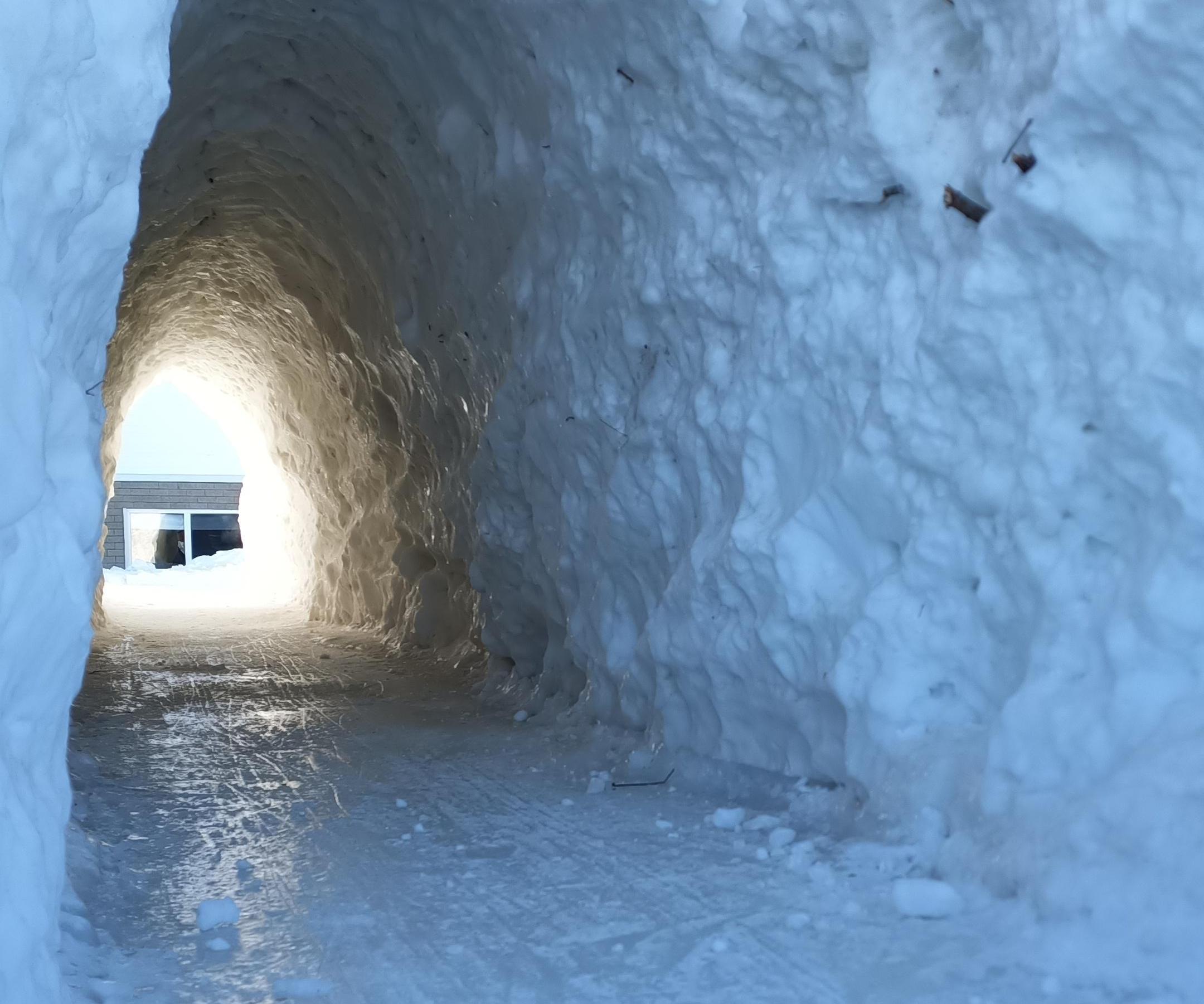 Making Ice Trails and Tunnels Through Snow