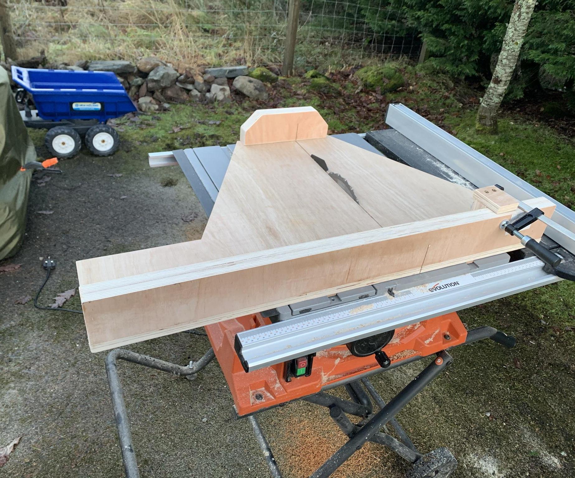 Amazing Crosscut Sled for Your Tablesaw