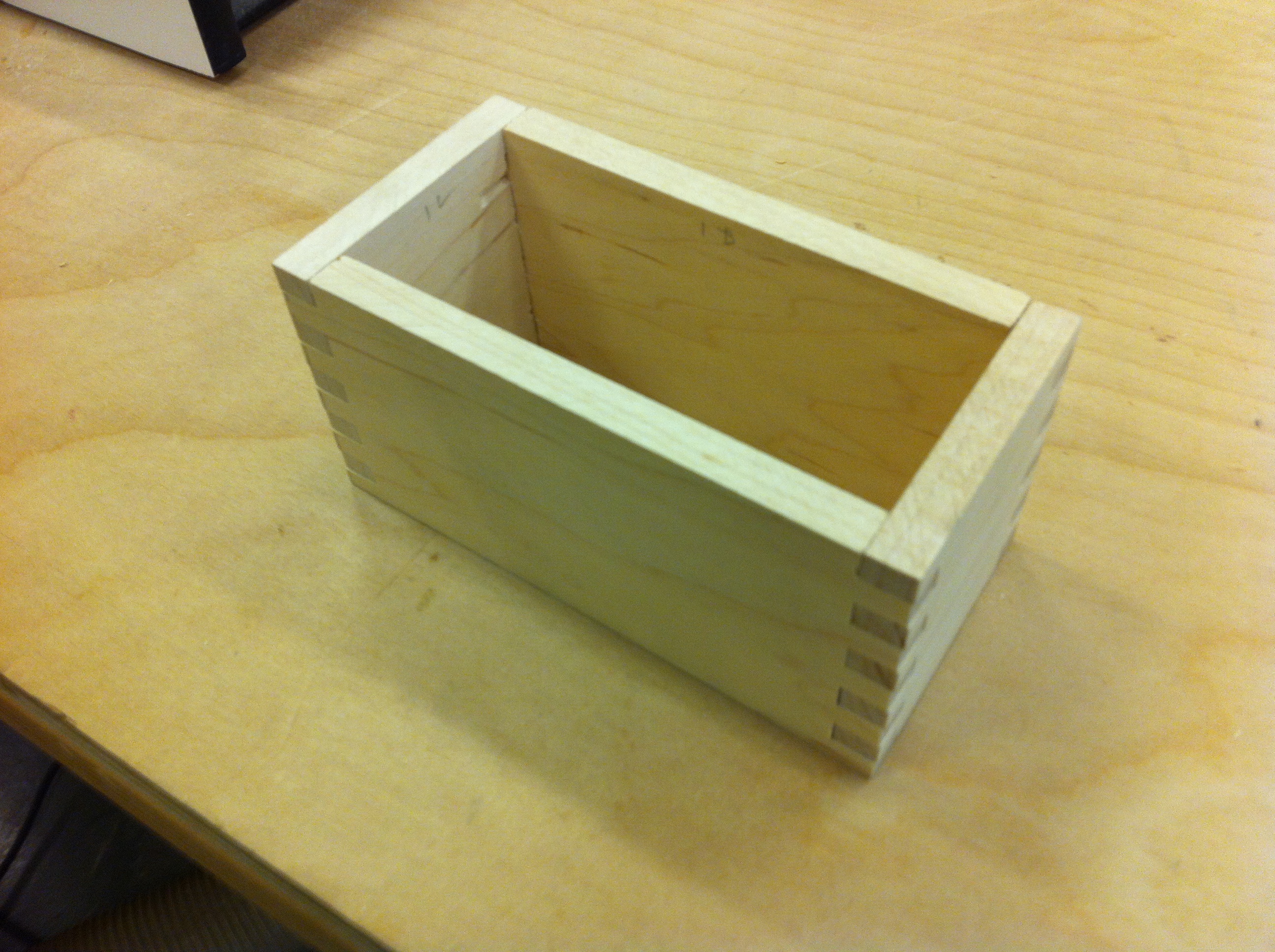 Make a quick box using box joints