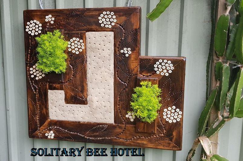 Solitary Bee Hotel