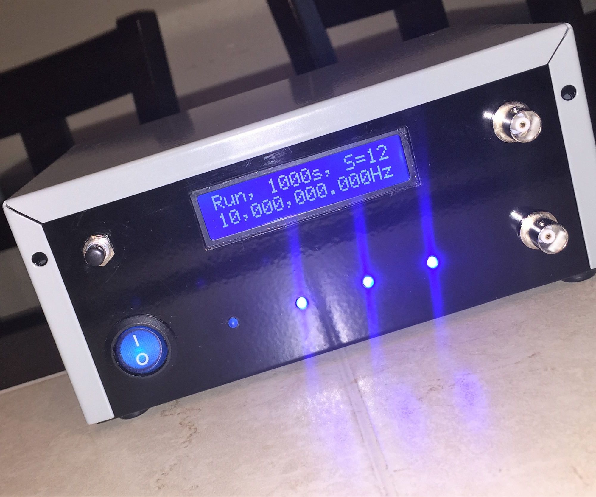 GPSDO YT 10 Mhz Lcd 2x16 With LED, UTC Time and GPS Localisation.