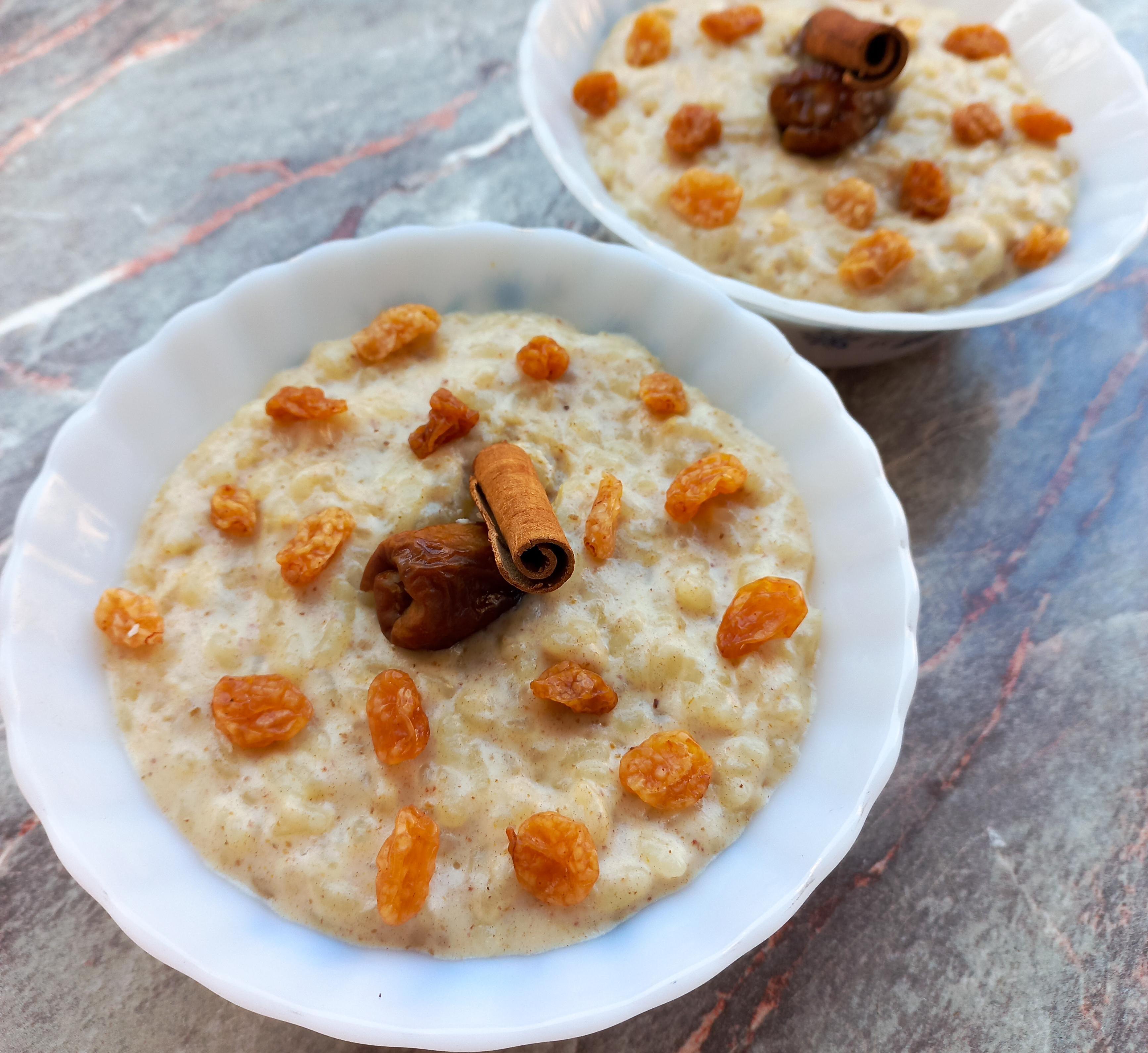 Sugar Free Egyptian Rice Pudding With Date and Cinnamon ( Roz Bel Laban)