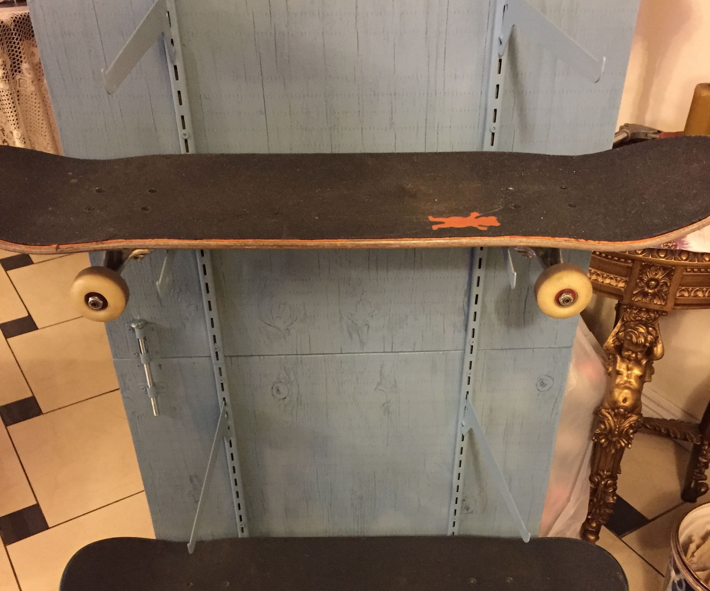 Foldable Skateboard Rack