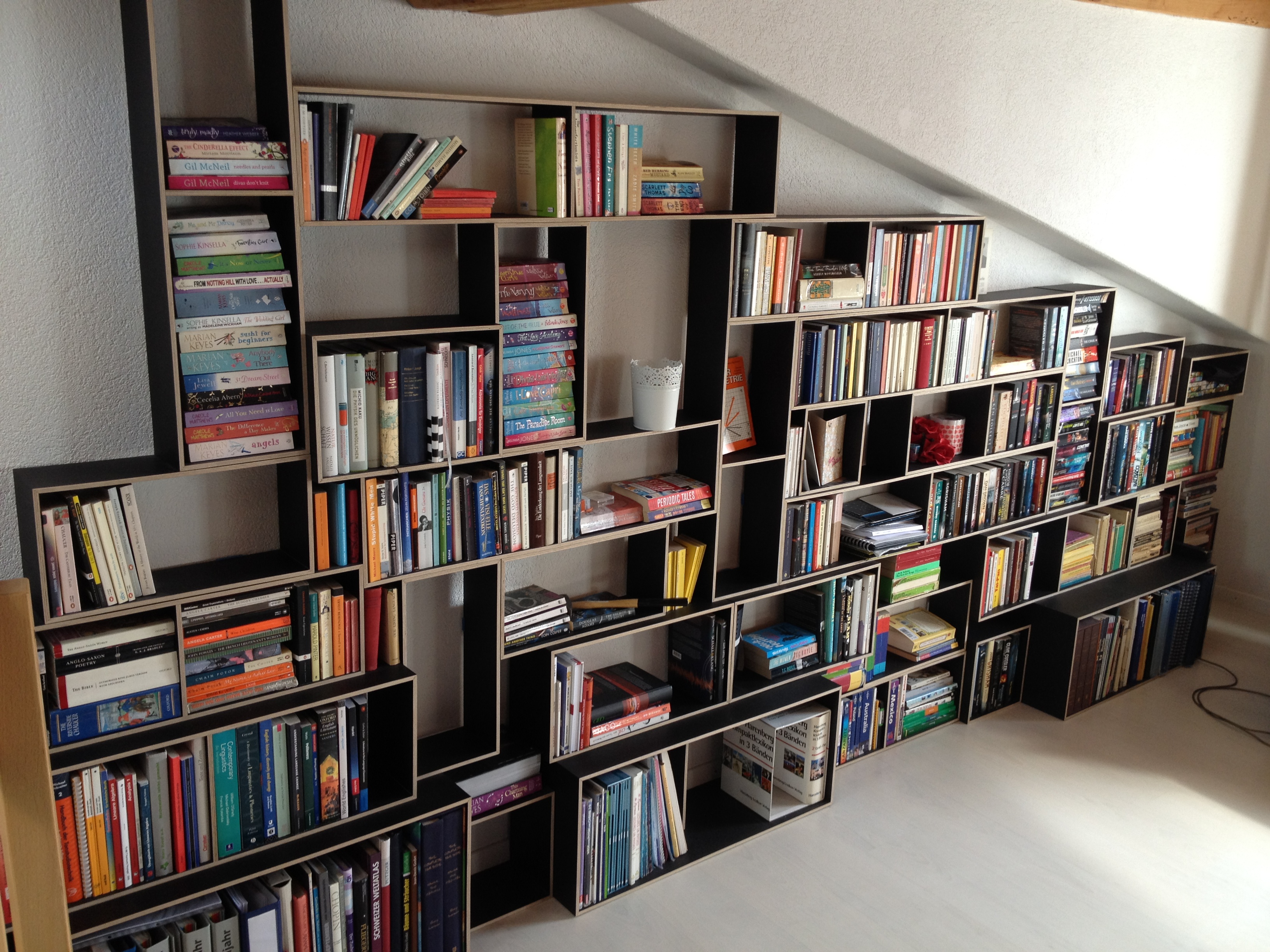 Modular bookshelf