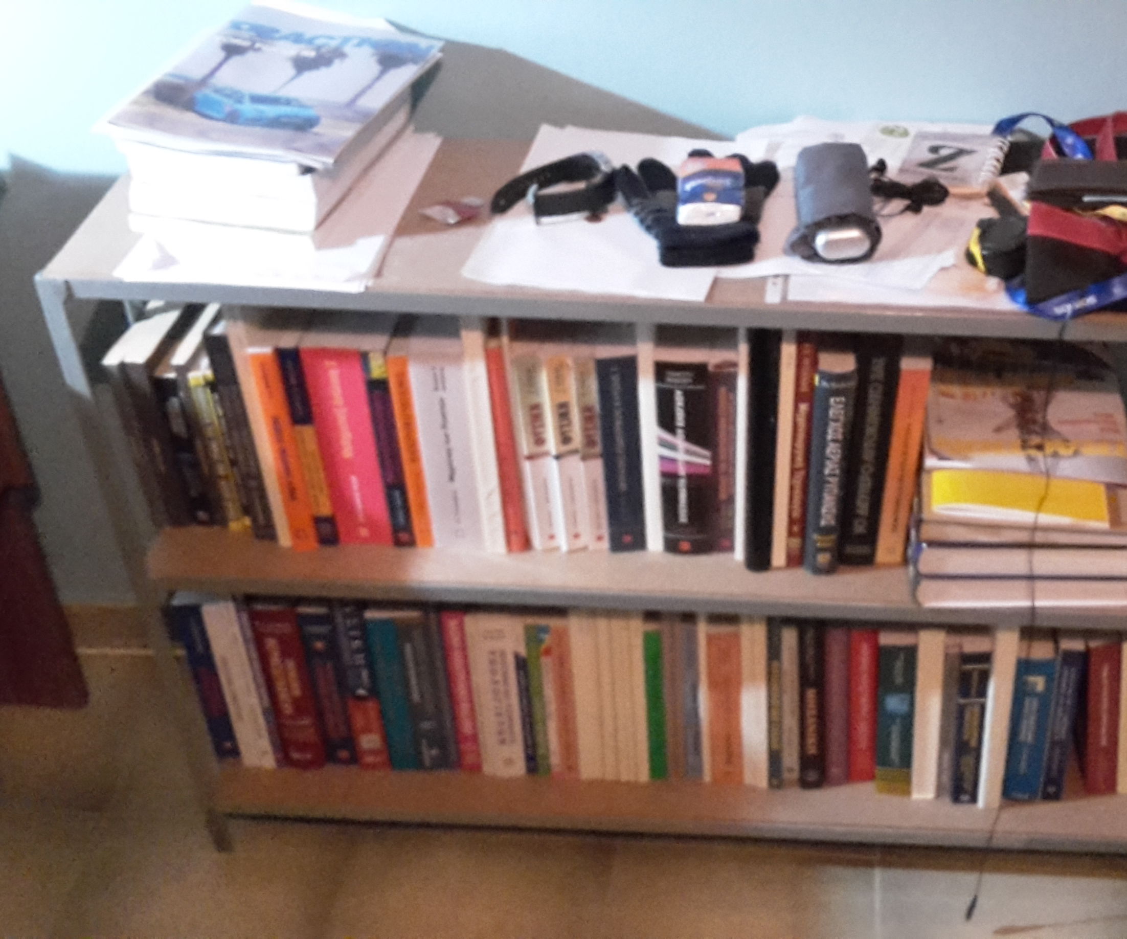 Simple Bookshelf