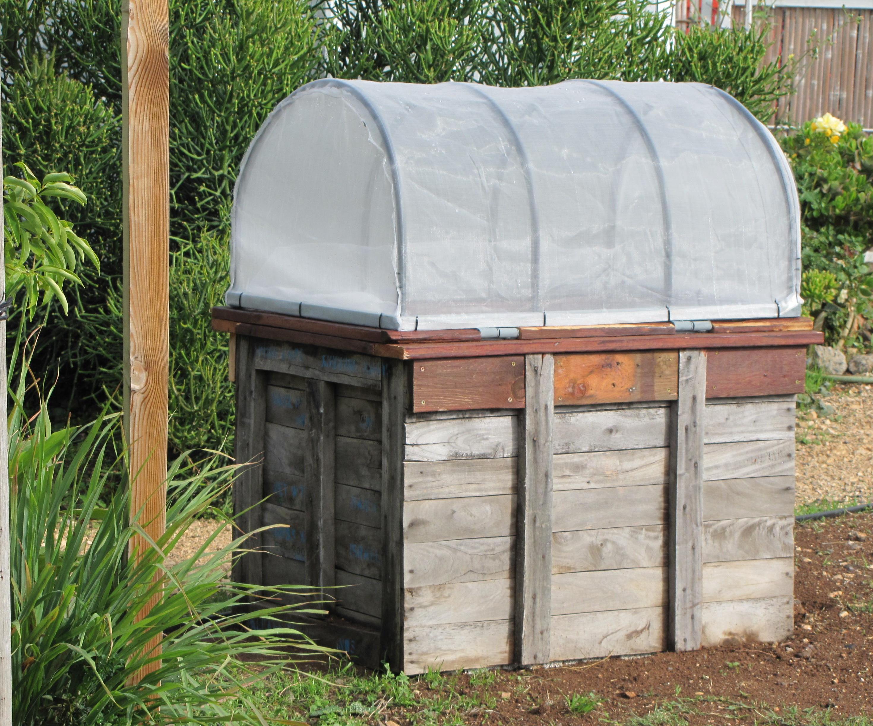 How to Build a Raised Bed Garden With Hinged Cover (Recycled Materials)