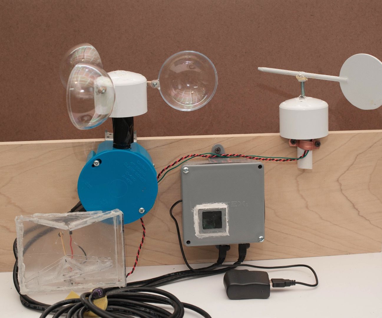 Complete DIY Raspberry Pi Weather Station With Software
