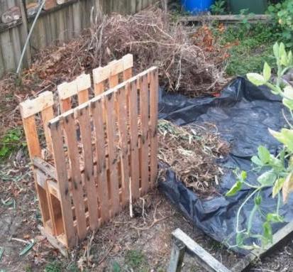 DIY Pallet and Chainsaw Mulching Rack - for Easy Vegetation Shredding and Firewood Log Cutting