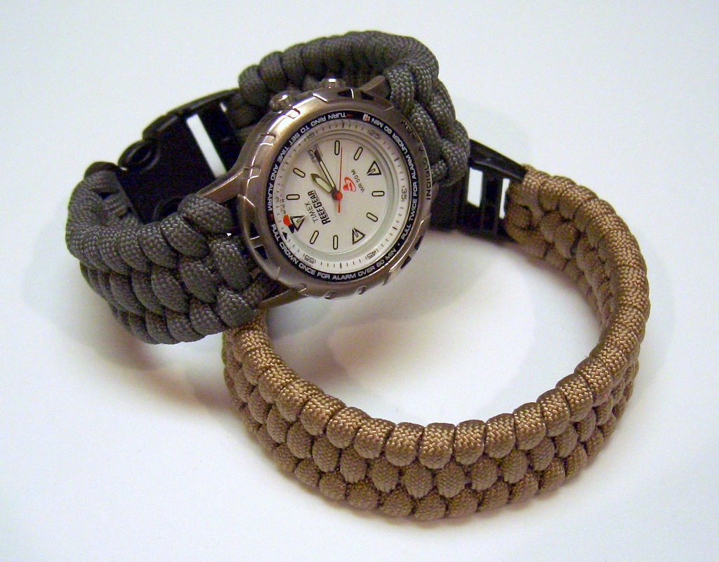 Woven paracord bracelet/watchband