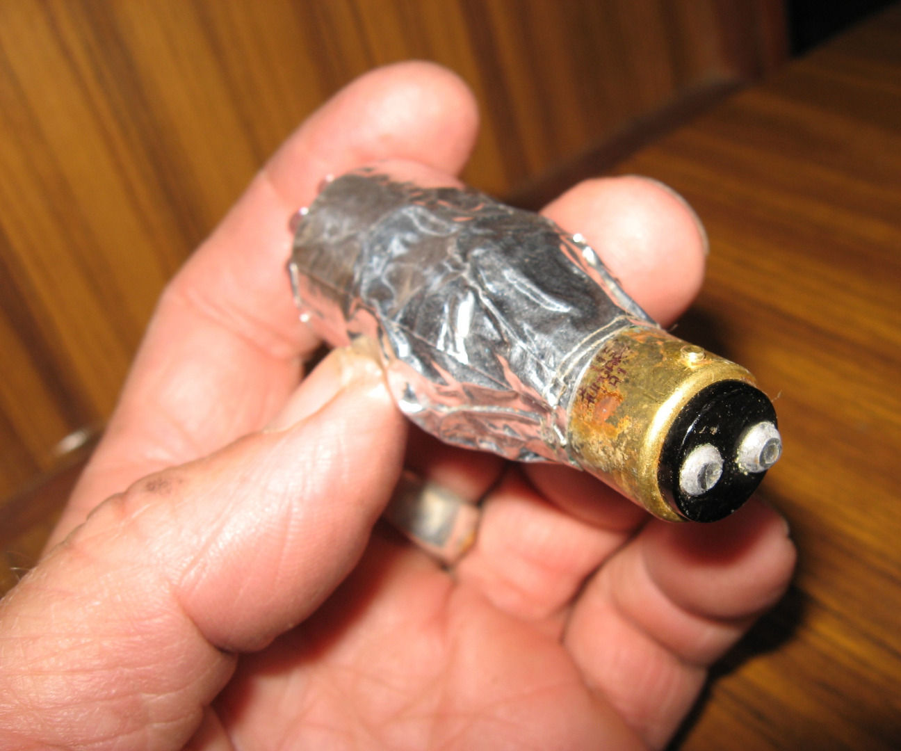 Bayonet Plug Compatible LED Bulb for Older Sailboat
