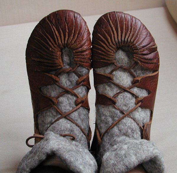 Iron age shoes (previous 'viking shoes')