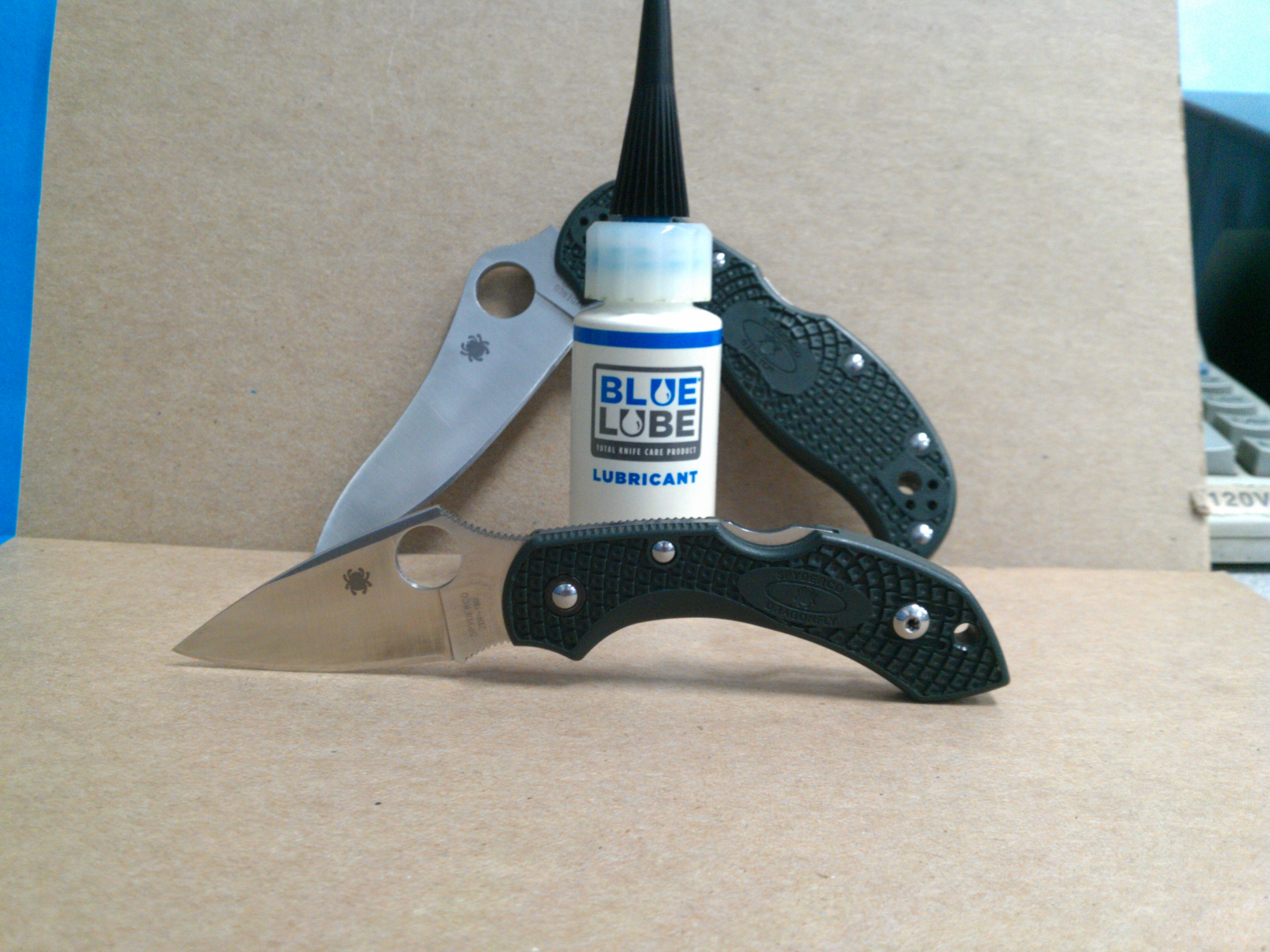 Pocket Knife Maintenance: Cleaning and Lubricating