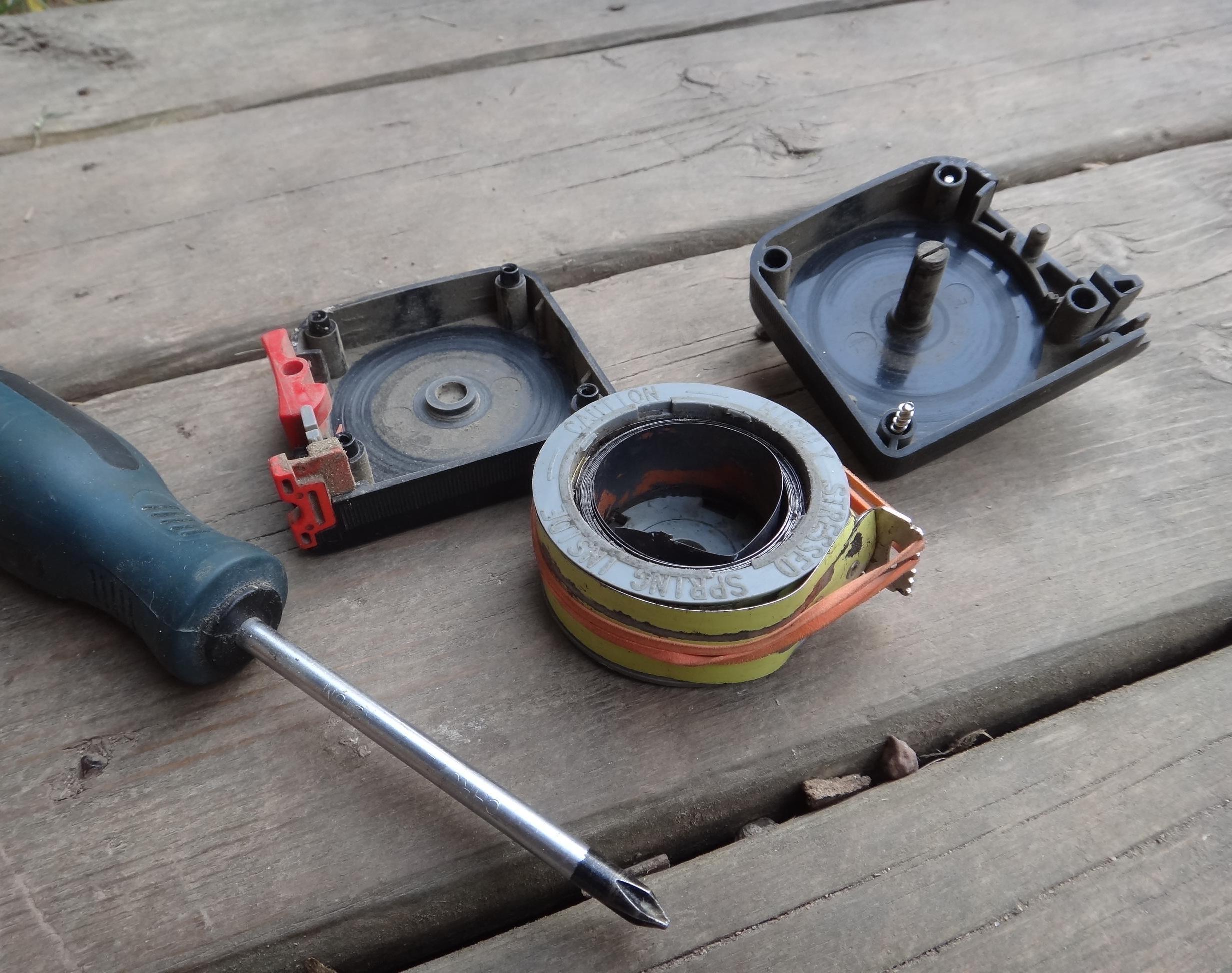 How to Fix a Measuring Tape That Won't Retract (Broken Spring)