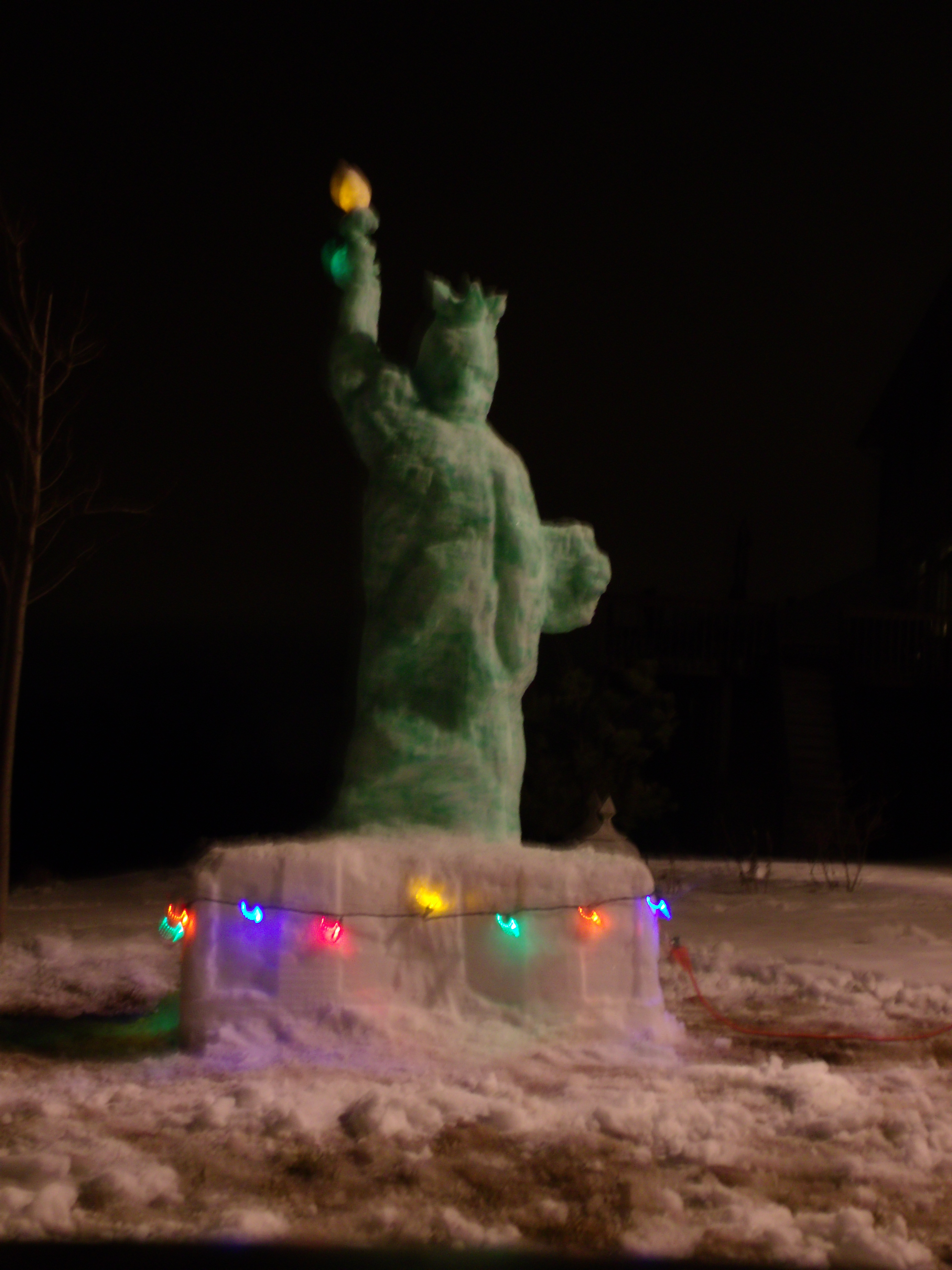 Build a  6'8" Lighted Statue of Liberty Made of Snow