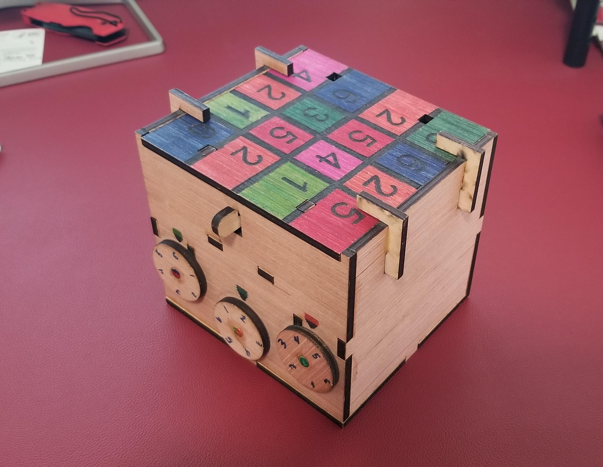 Learning Fusion 360 by Modeling a Puzzle Box for Laser Cutting