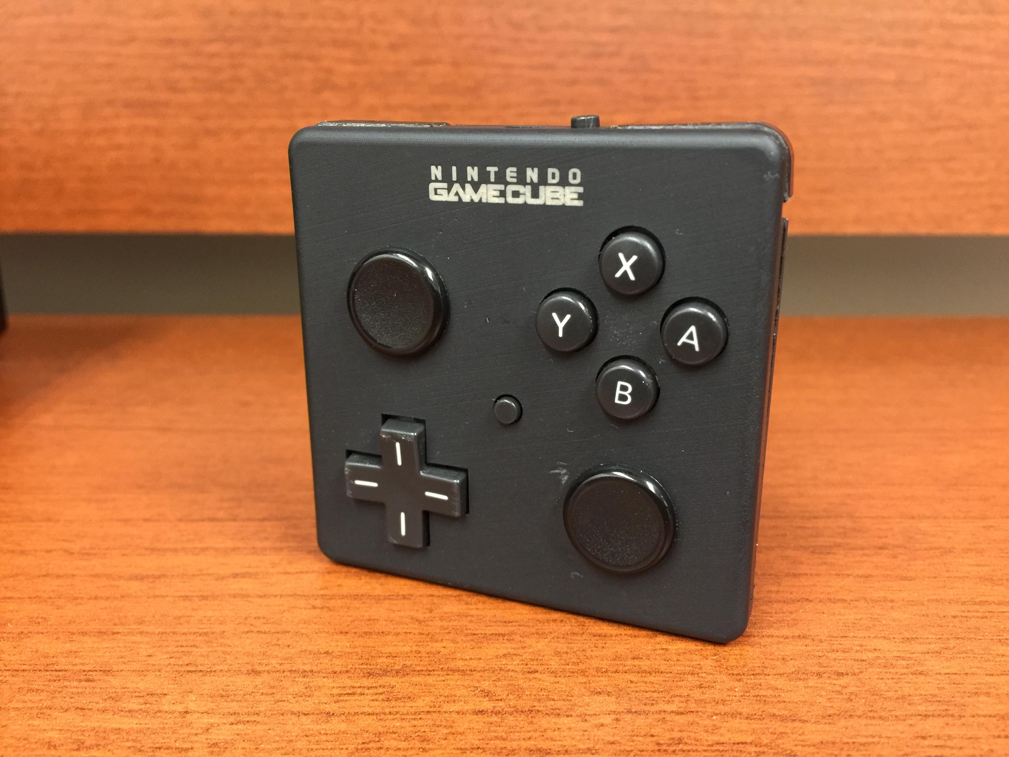 GC- : a Miniature GameCube Controller