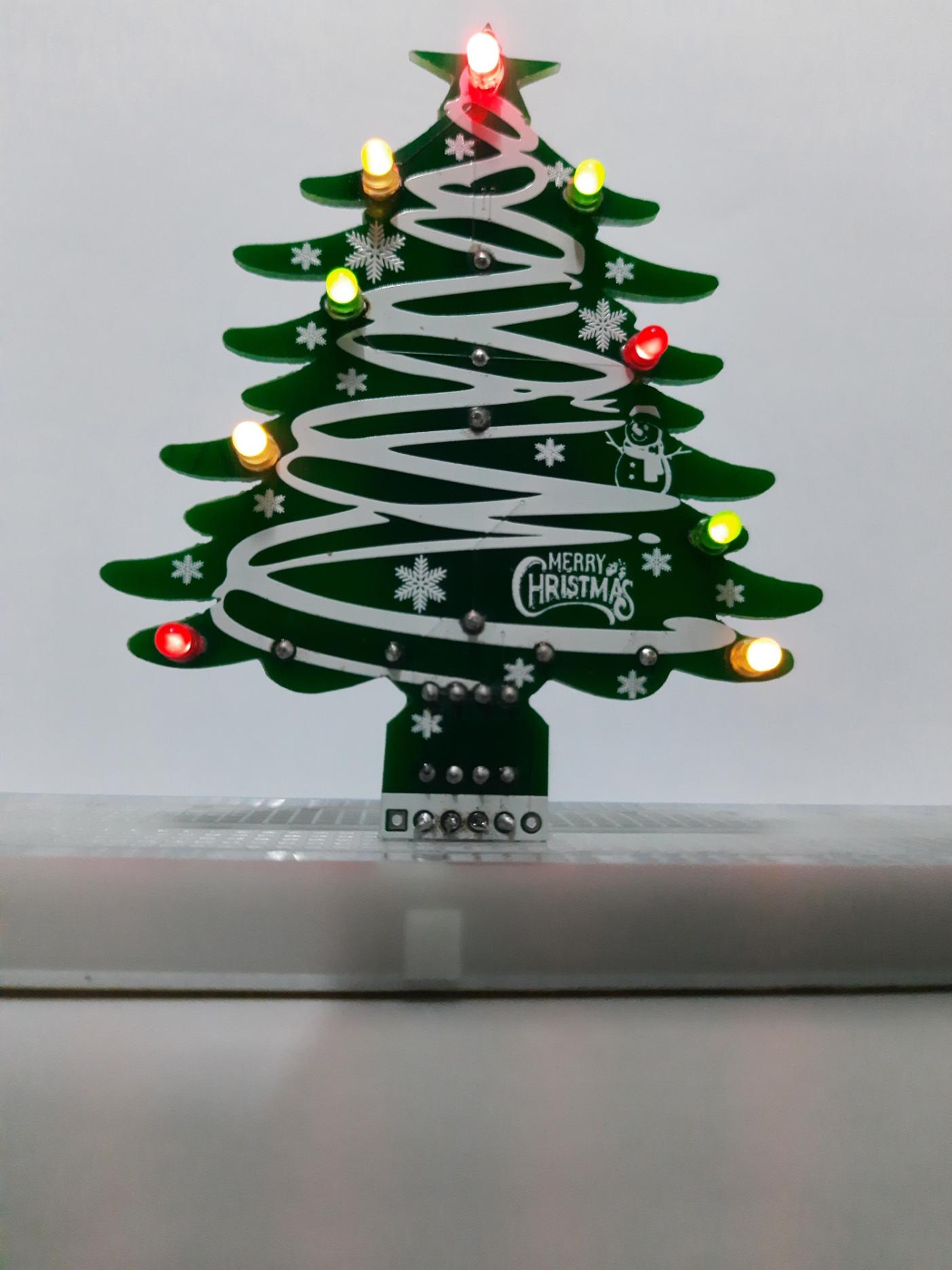 ATtiny Powered Christmas Tree
