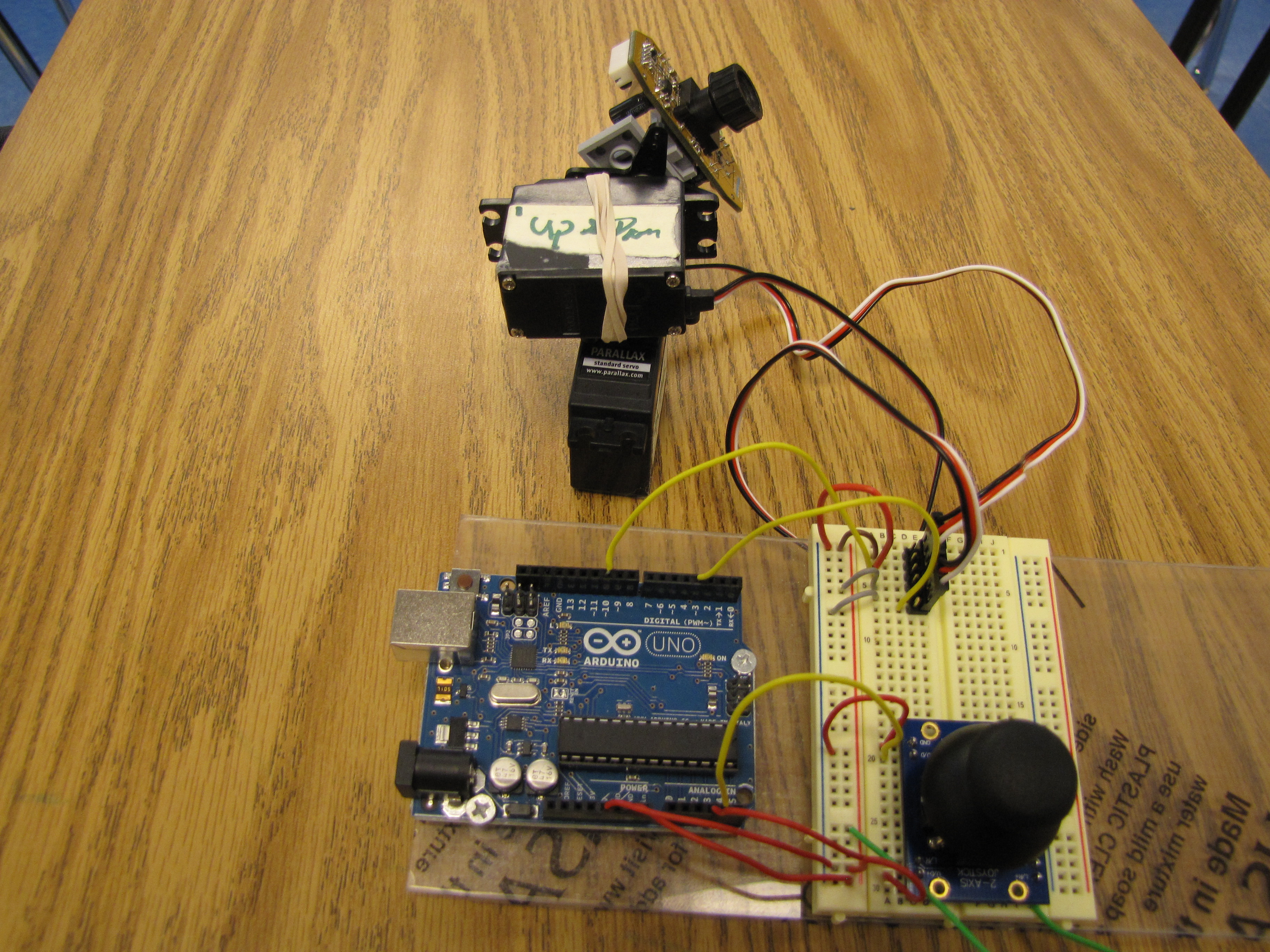 Arduino + 2 Servos + Thumbstick (joystick)